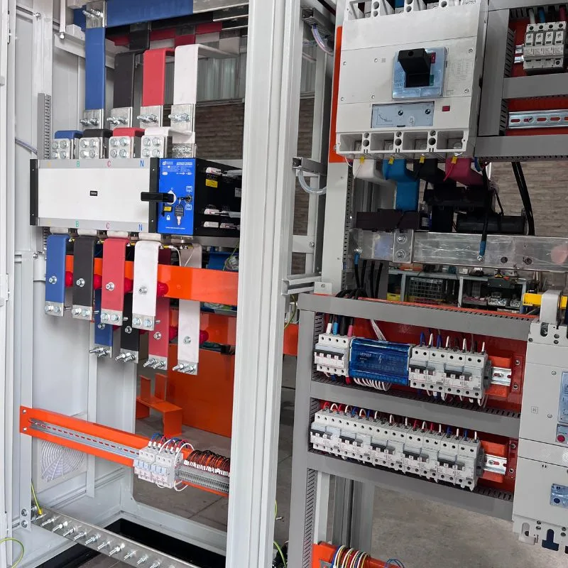 Tableros eléctricos de control y fuerza fabricados por Screwair para copec